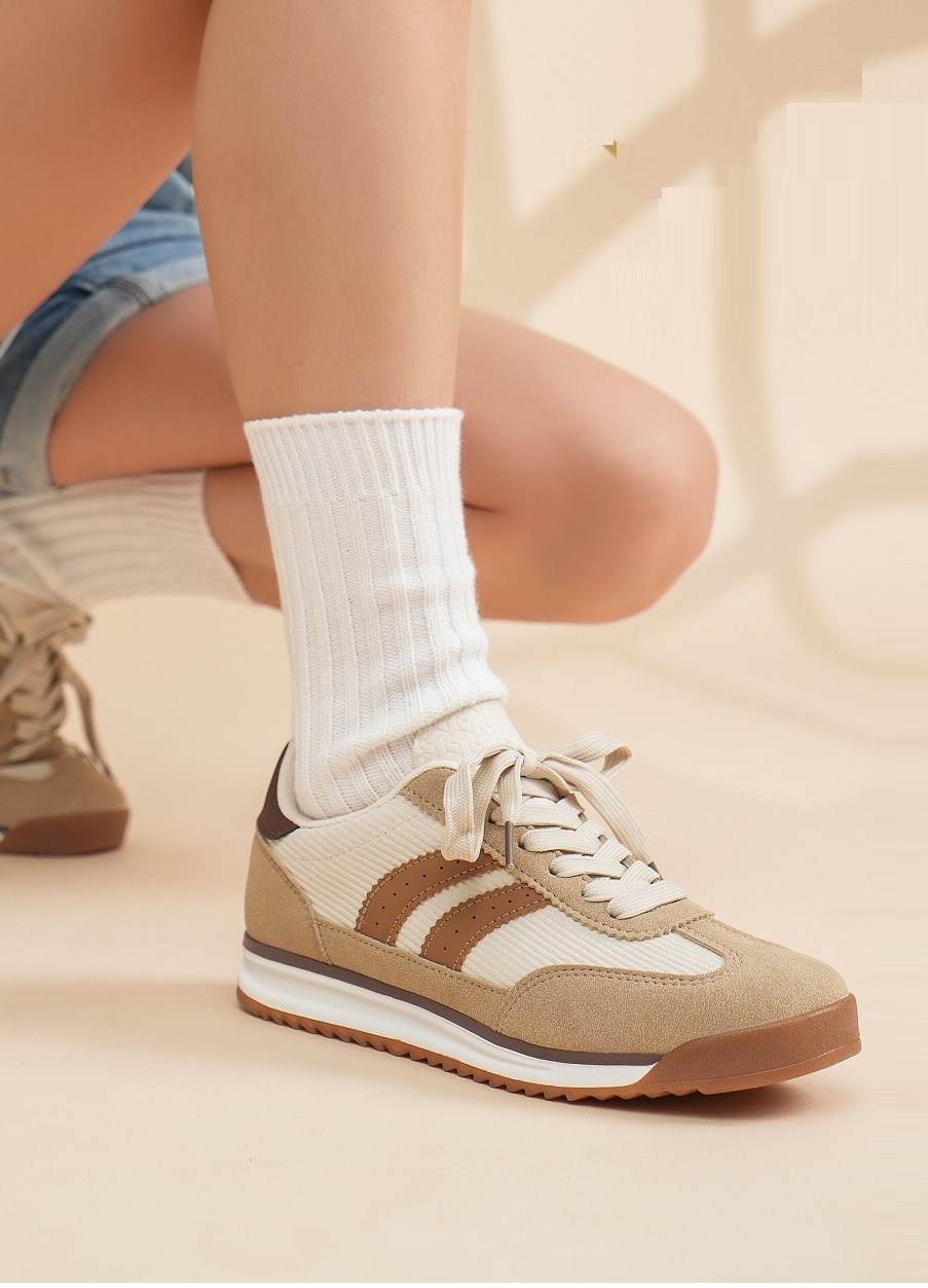 Freizeitschuhe/Sneakers