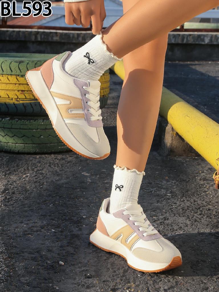 Freizeitschuhe/Sneakers
