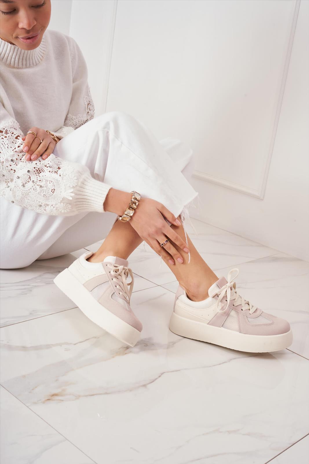 Freizeitschuhe/Sneakers