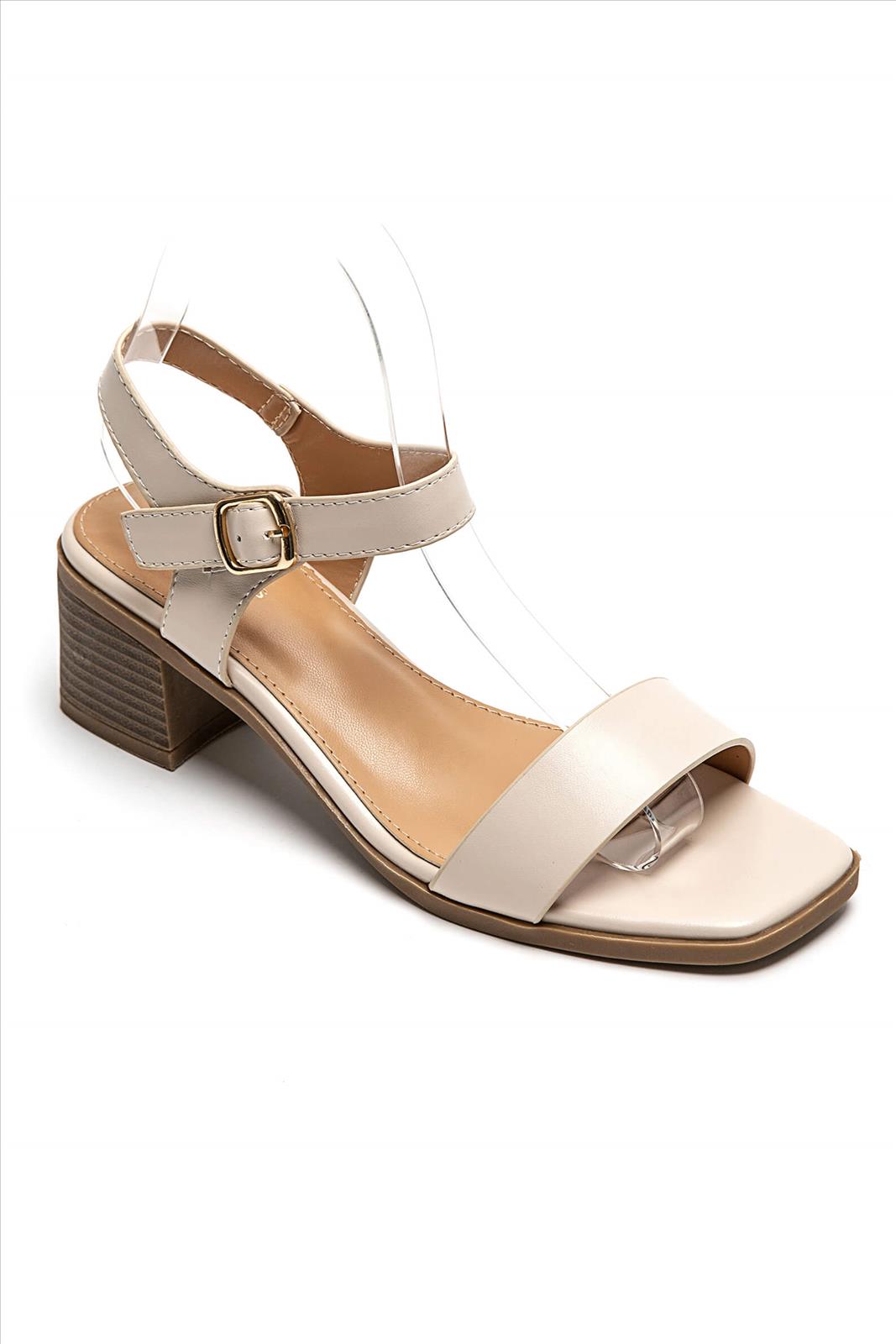 Sandalle