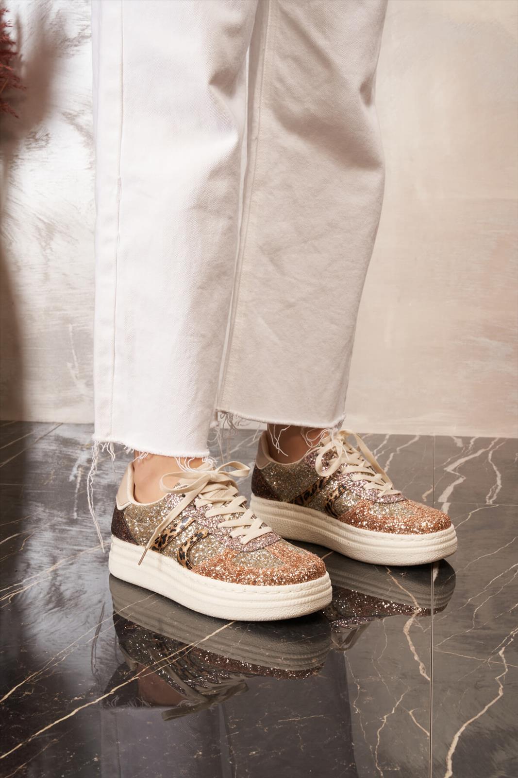 Freizeitschuhe/Sneakers