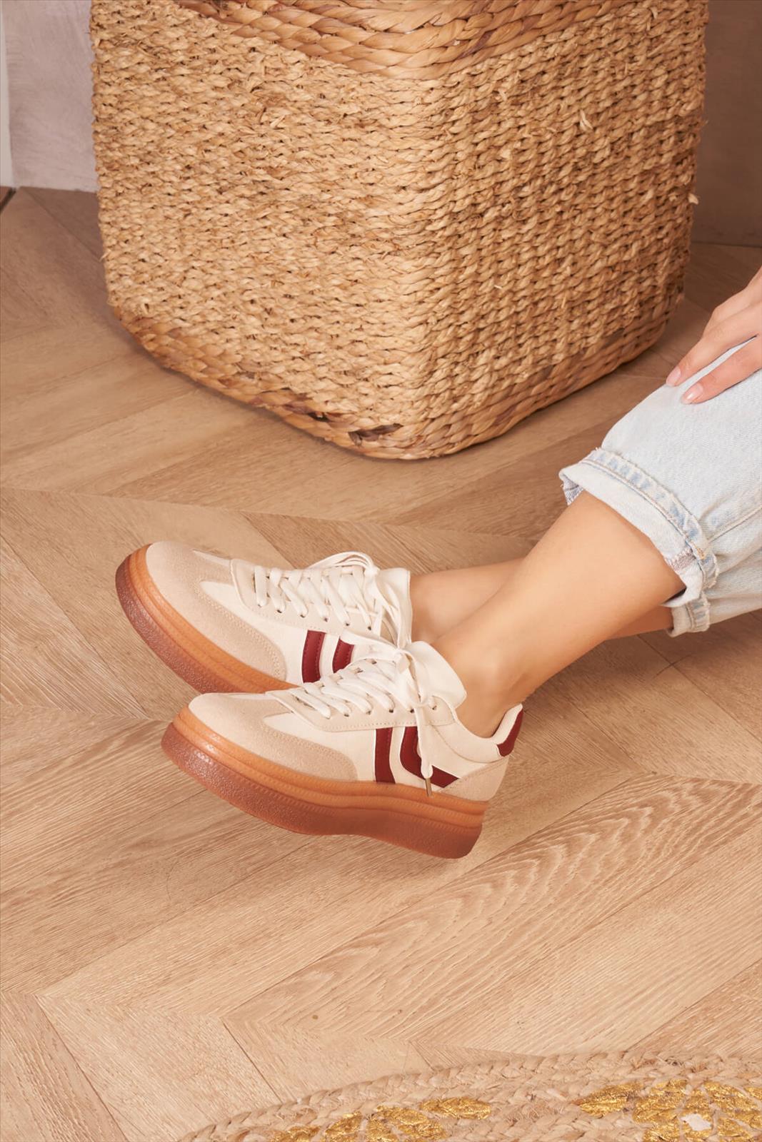 Freizeitschuhe/Sneakers