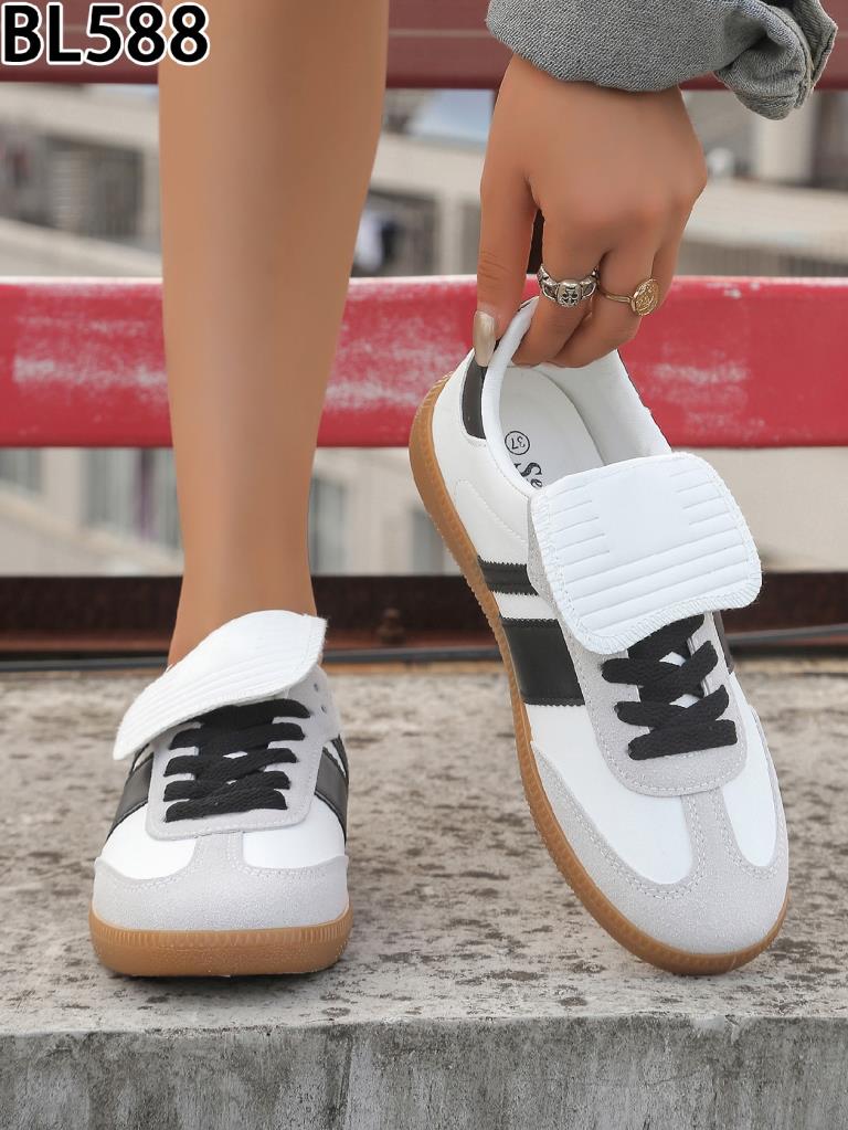 Freizeitschuhe/Sneakers