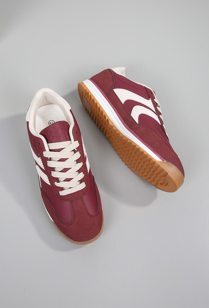 Freizeitschuhe/Sneakers