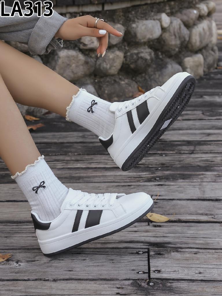 Freizeitschuhe/Sneakers
