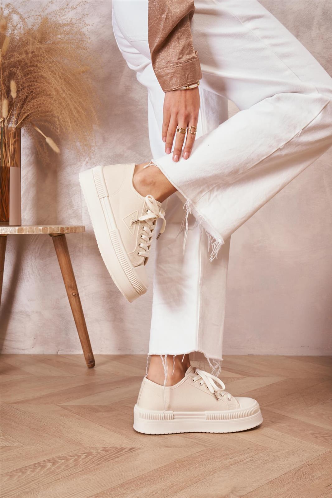 Freizeitschuhe/Sneakers