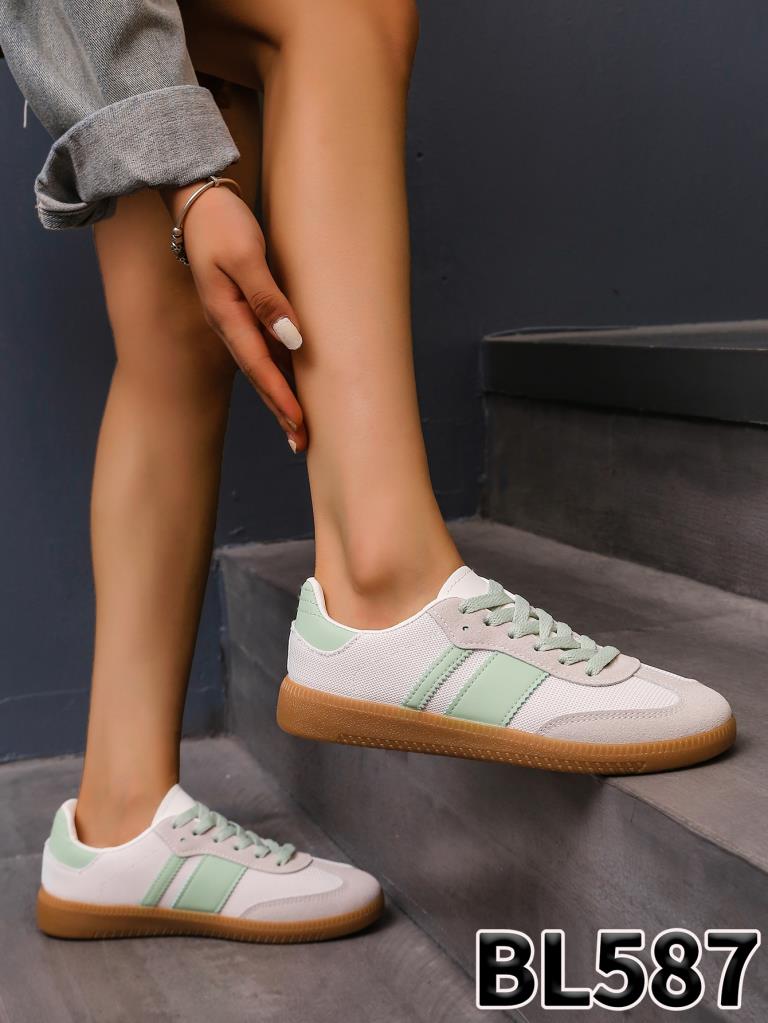 Freizeitschuhe/Sneakers