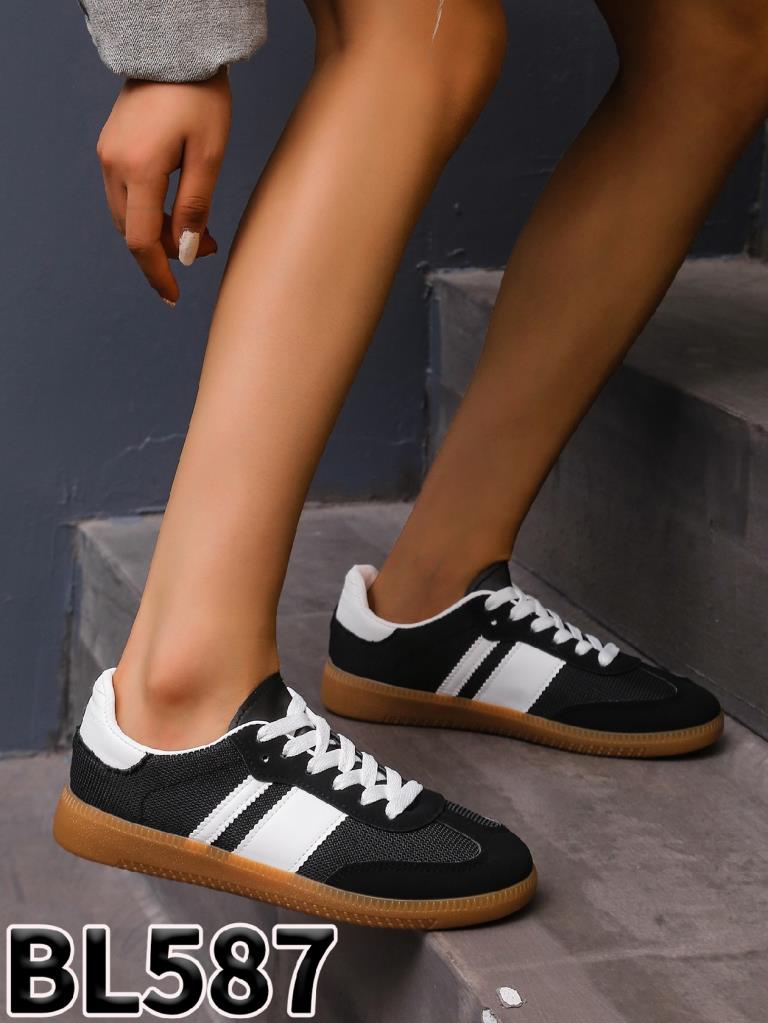 Freizeitschuhe/Sneakers