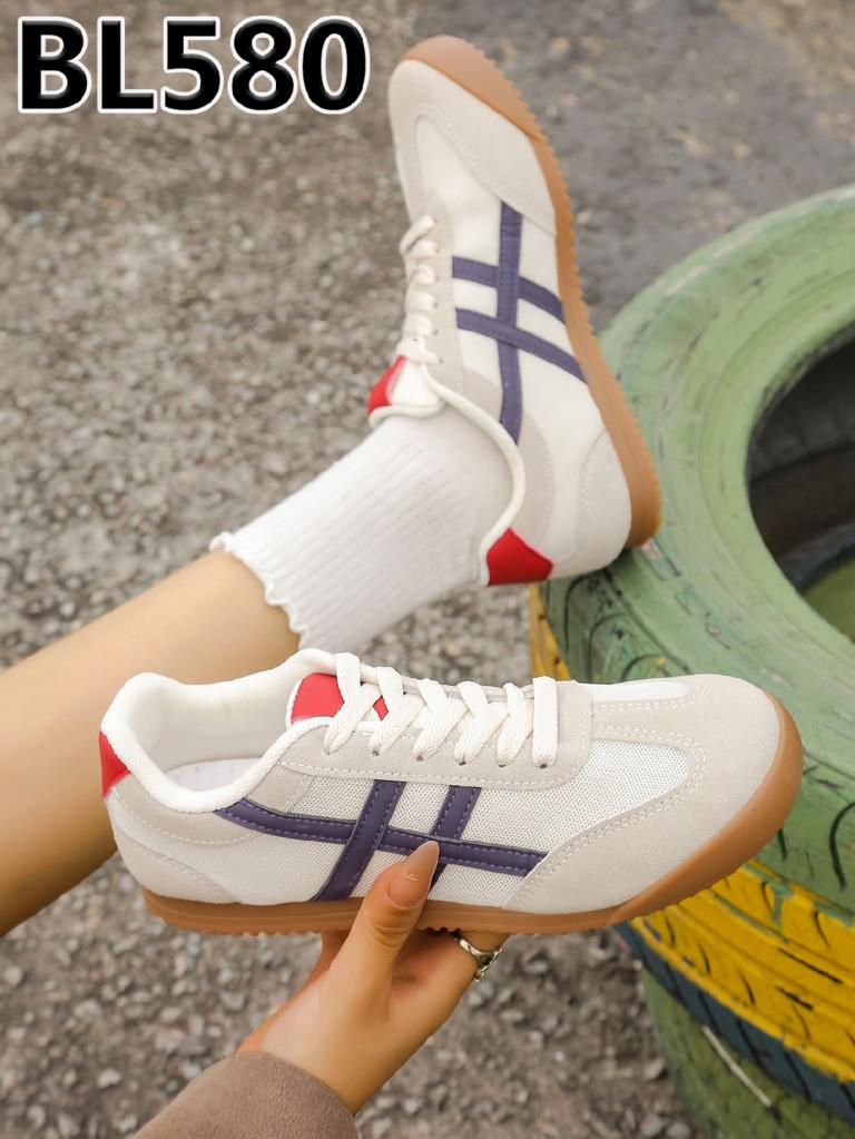 Freizeitschuhe/Sneakers