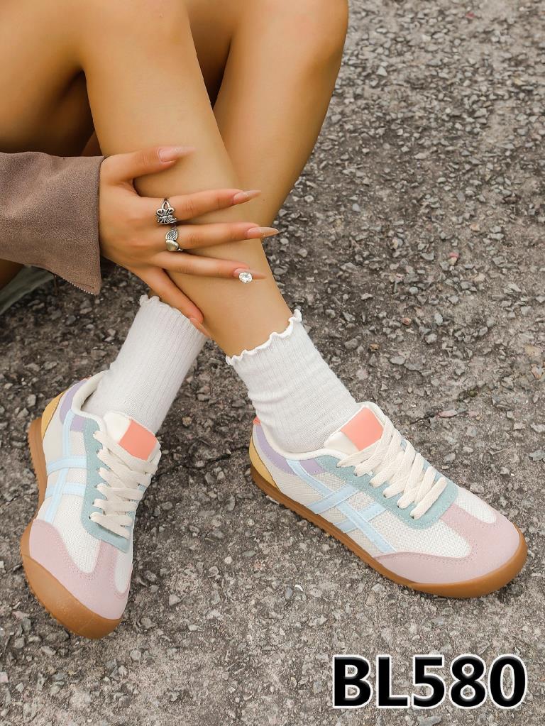 Freizeitschuhe/Sneakers