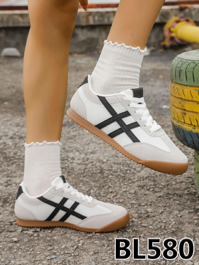 Freizeitschuhe/Sneakers
