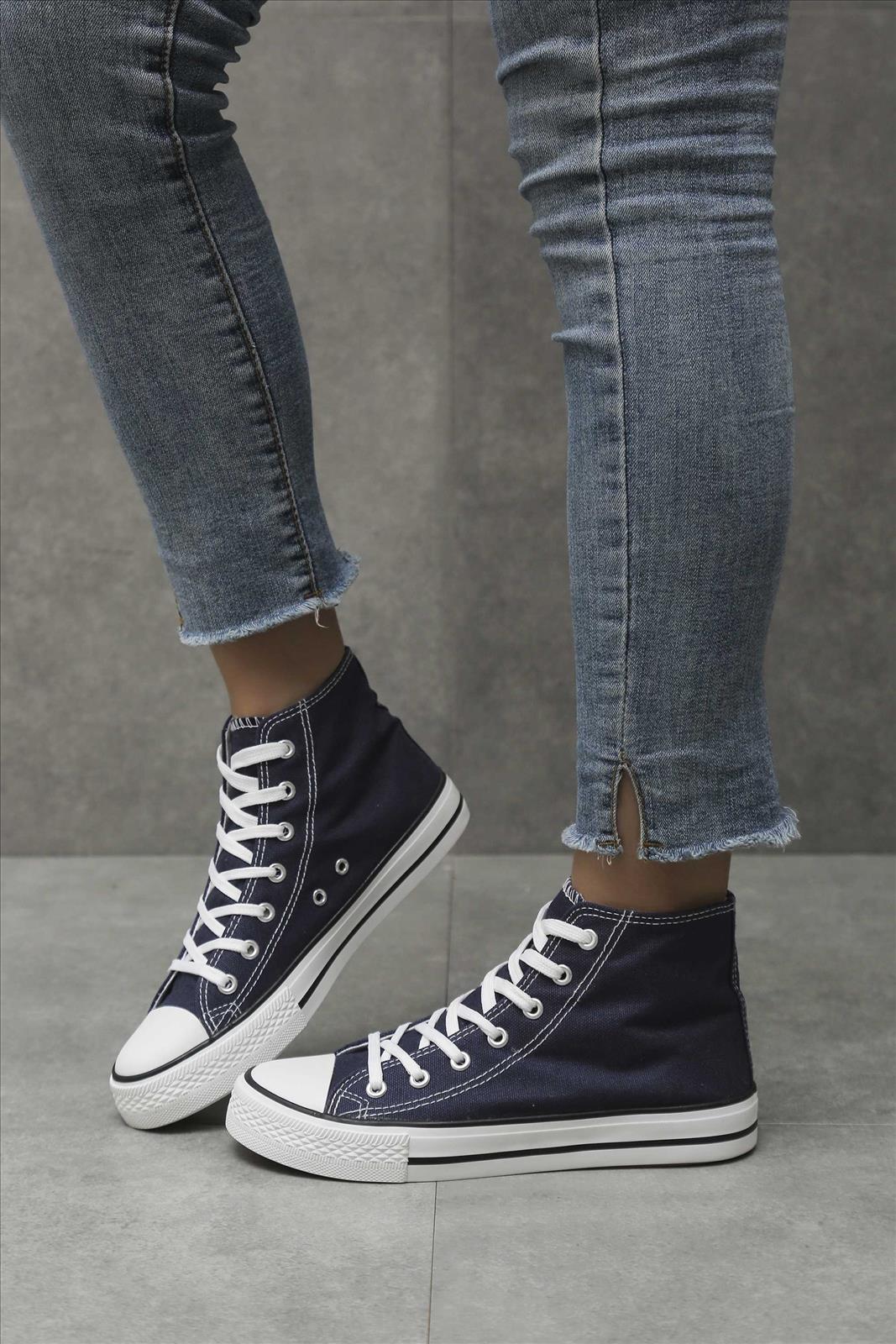 Freizeitschuhe/Sneakers