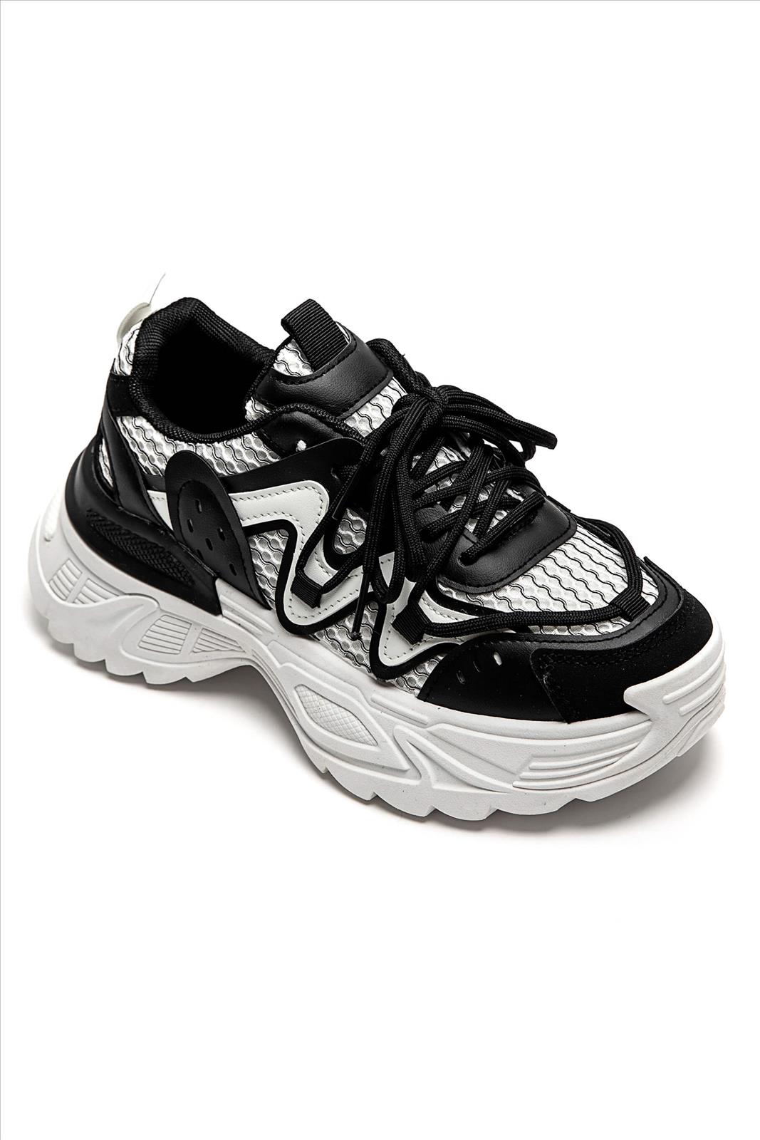 Freizeitschuhe/Sneakers